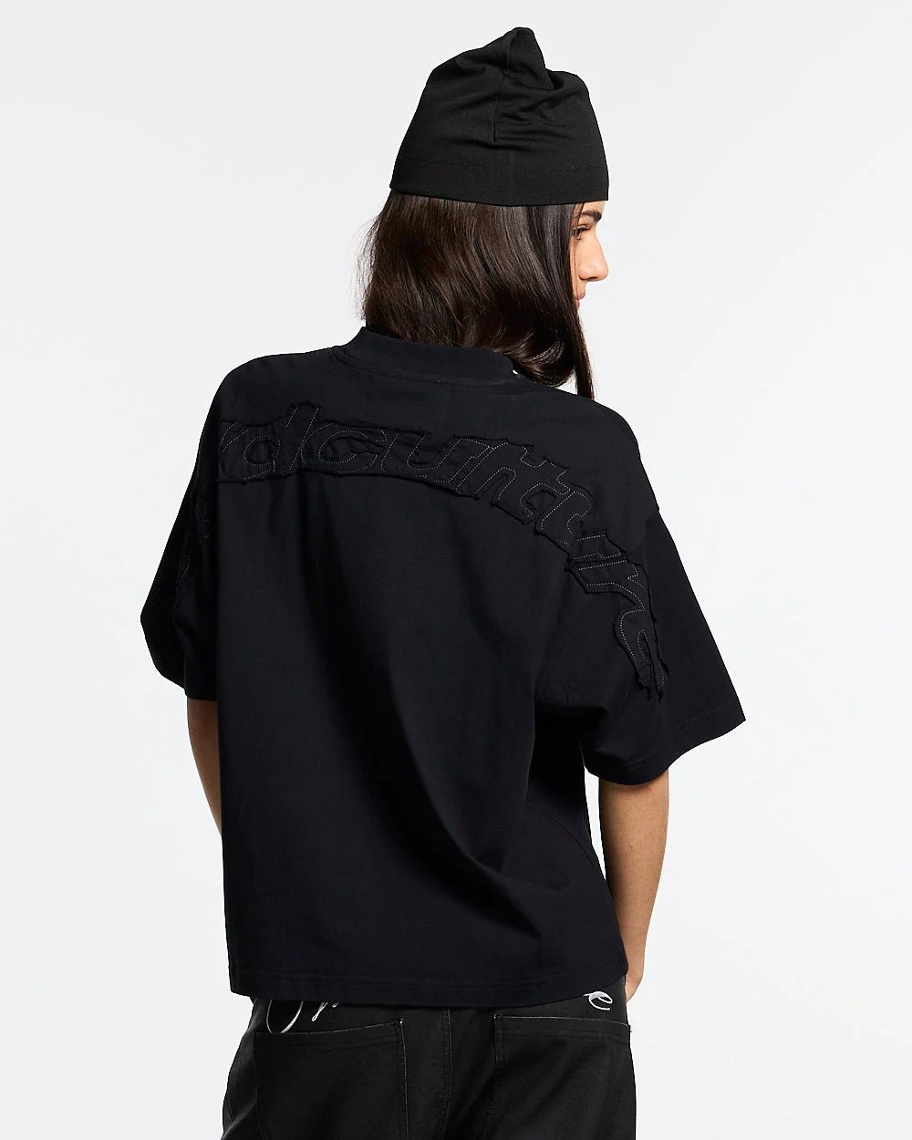 DISTRESS CURVED TEE BLACK - Image 5