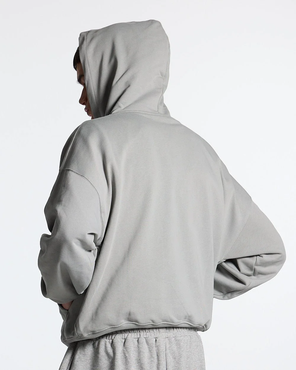 ESSENTIAL HOODIE ULTIMATE GREY - Image 4