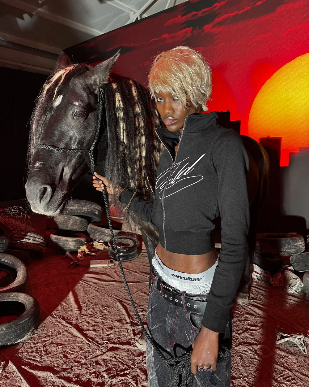 OFF GRID ZIPPER BLACK - Image 8